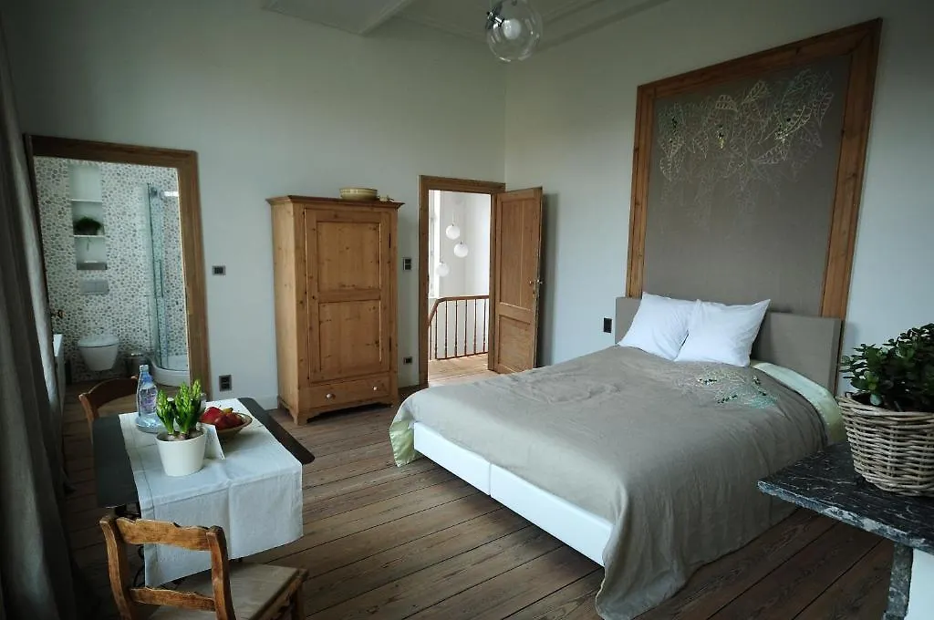 B&B Alice & Anais Brujas Bed and breakfast